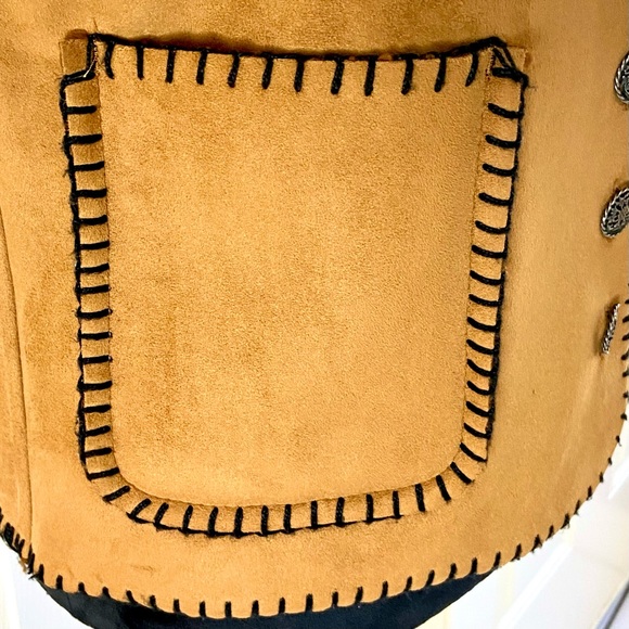 Country Clothing Company Cheyenne Collection Tan Faux Suede Vest - Picture 9 of 16